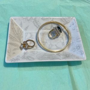 Tiffany & Co Porcelain Trinket Tray / Jewelry Limited Edition 2017 Xmas Gift